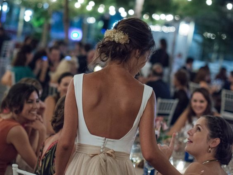 Vestidos de fiesta: looks perfectos para invitadas a una boda en septiembre 